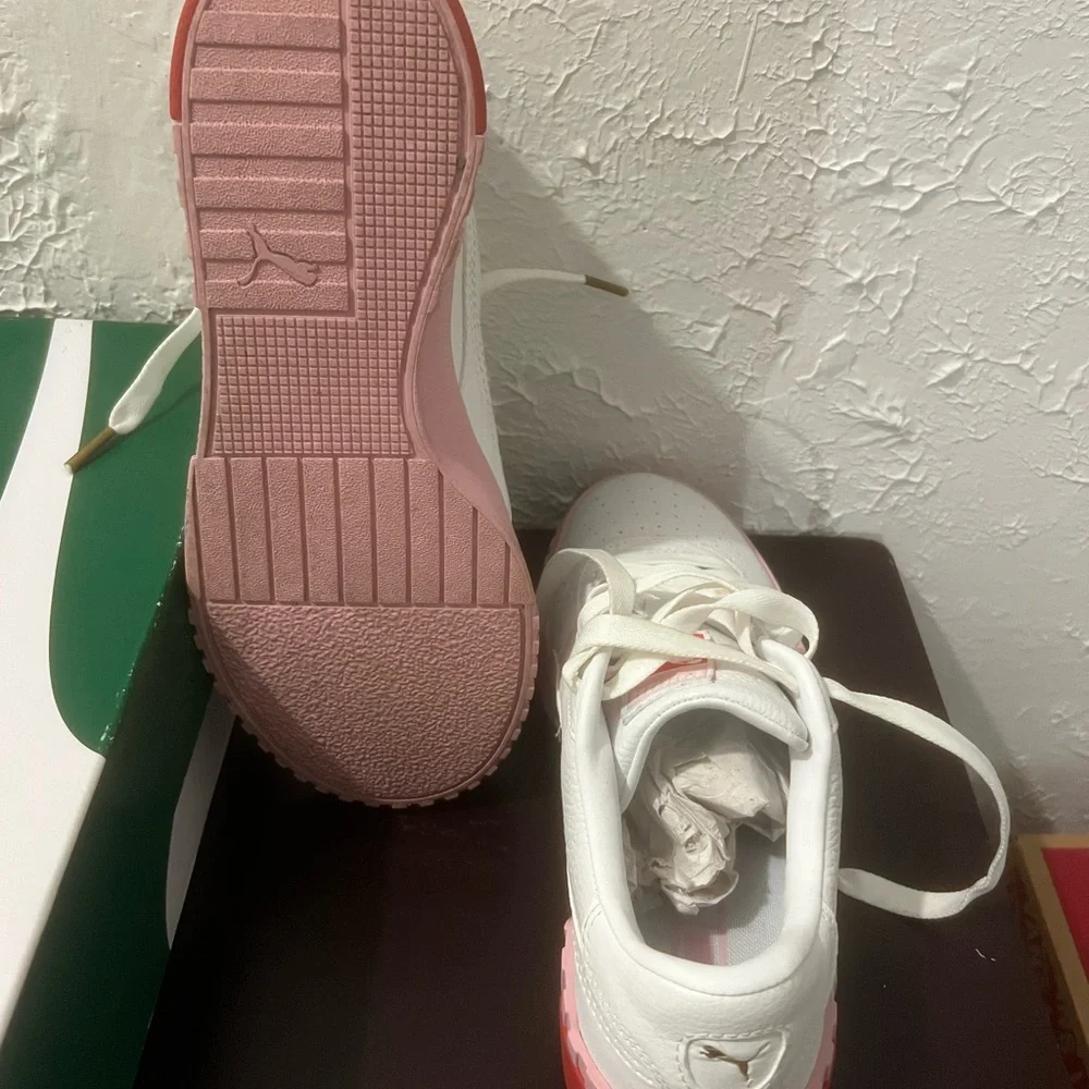 Women’s Puma - Picture 5 of 10